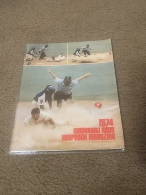 1974 CINCINNATI REDS Reds Official Yearbook PETE ROSE Johnny BENCH Tony PEREZ - Image 1 of 2