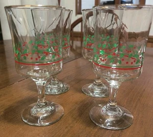 4 Vintage 1985 Arby’s Christmas Holly Berry Glasses Wine Beverage - Picture 1 of 7