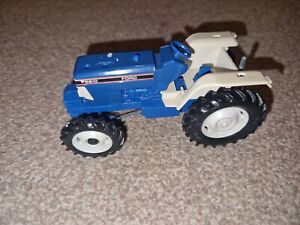 Britains 1:32 Ford 5610 Farm Tractor