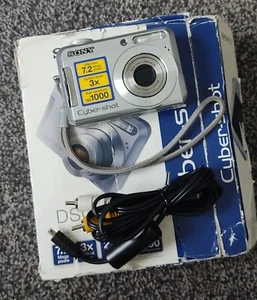 (FAULTY) Sony Cyber-Shot DSC-S700 7.2 MP Digital Camera 3X Optical Lens (Silver) - Picture 1 of 6