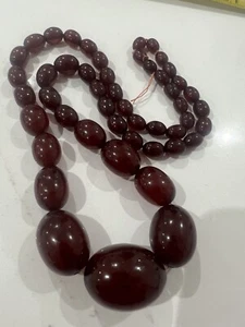 STUNNING VINTAGE ART DECO CHERRY AMBER BAKELITE NECKLACE GRADUATED BEADS 63.5g - Picture 1 of 16