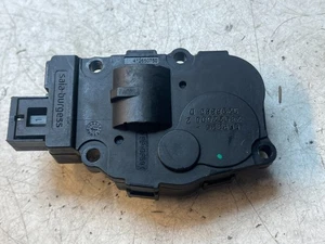 Radiator Actuator 410475520 Mercedes ML W164 WDC1641221A401994 197 - Picture 1 of 6