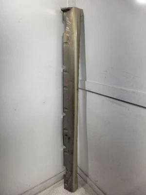 2002-2005 Hyundai Sonata Passenger Rocker Panel Molding 87754-3D000 *Broken Tab* - Image 1 of 4
