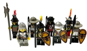 LEGO Castle Minifigures Lot of 8 Soldiers and More - Picture 1 of 6