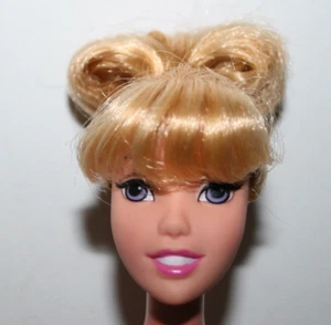 Muñeca Barbie Princesa Disney SOLO CABEZA Cabello Rubio, Ojos Púrpura - Imagen 1 de 6