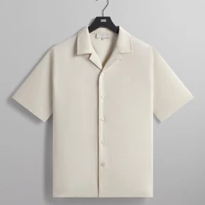 Kith Seide Baumwolle Thompson Camp Kragen Hemd in "Artikel" Gr. XL Creme Knopfleiste - Bild 1 von 8