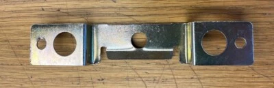 Soporte de parachoques GM #15889552 CANTIDAD 2 Foto 1 de 4