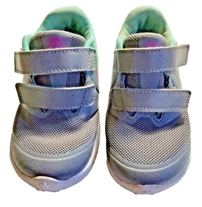 Zapatillas Nike Star Runner Unisex EE. UU. Talla 7 C Fácil Encendido y Apagado Juego Informal - Imagen 1 de 6