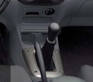 Funda protectora de cuero negro Gear Shift Gaiter apta para Toyota RAV4 MK2 II 2000 - 2005 - Imagen 1 de 1