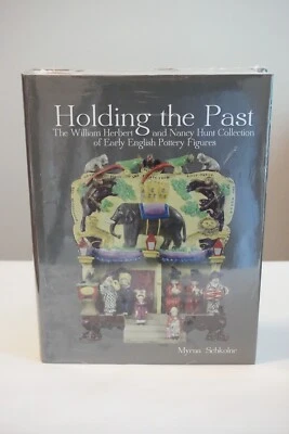 Holding the Past by Myrna Schkolne 2015 HC DJ Brand New In Wrapping - Image 1 of 3