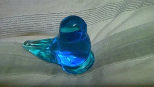 Pisapapeles vidrio azul cobalto pájaro de la felicidad vintage - Imagen 1 de 12
