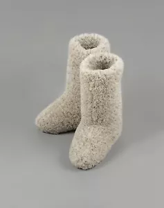 ****Size 7 (41 EU) GREY CALF TALL MENS WOOL BOOTS WARM WHITE SLIPPERS SHEEP COZY - Picture 1 of 4