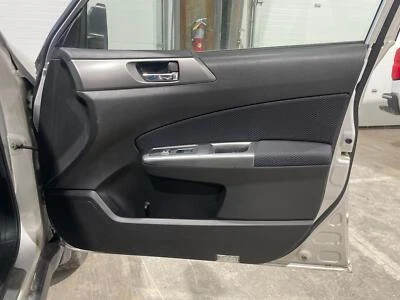 2011 - 2013 Subaru Forester Passenger RH Right Black-BLC Front Door Trim Panel - Изображение 1 из 4