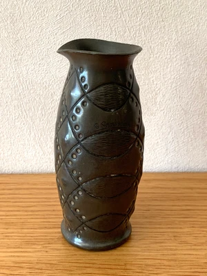 Ancien vase en étain type ART DECO  signé G.CASIMIR Haut.10cm - Photo 1/4