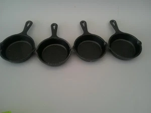 4 Lodge Miniature Skillet 3.5'' Mini Skillet Frying Pan Rugged Cast iron - Picture 1 of 3