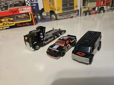 1/87 Scale Diecast Matchbox Kenworth K100 Racing Transporter With Stock Car  - Image 1 of 4