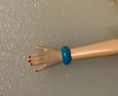Pulsera brazalete Barbie plástico azul turquesa joyería Foto 1 de 3