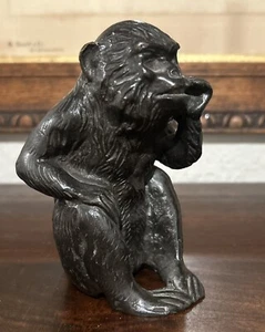 ANTIKE JAPANISCHE Gusseisen Figur SITZENDER AFFE KUNST SKULPTUR FIGUR A - Bild 1 von 9