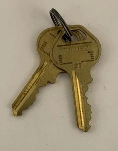 Pairs of Factory Cut Master Lock 27K M16 Keys for Padlocks - Picture 1 of 10