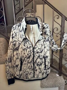 Lululemon Bring Back The Track Jacket Great Granite Mojave Tan Size 8 EUC - Picture 1 of 10
