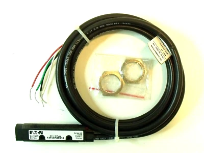 New Eaton 13100AS8040 Comet Series A3 Photoelectric Sensor:  10-30VDC, Diff Refl - Image 1 of 4