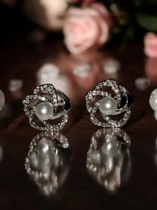 Rotating Windmill Flower Pearl Stud Earrings - Picture 1 of 2