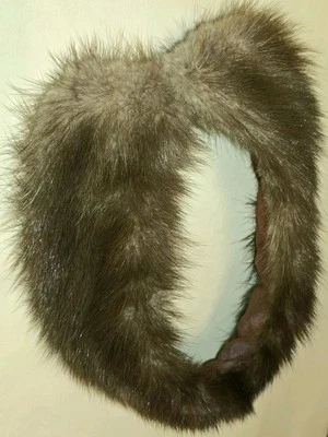 BEAUTIFUL Vintage 1940s or 50s Genuine Fur Collar Raccoon Timeless Classic - Image 1 of 4