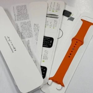 Bracelet sport Hermès Apple Watch orange M/L 44 mm pour 49 / 46 / 45 / 44 mm proche du neuf - Photo 1 sur 6