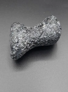 Unusual Tektite / Indochinite dumbbell - 68,38g / 5,1 cm Meteorite Impact glass - Picture 1 of 12