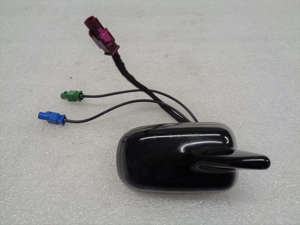 Antena FIN 2009-2012 AUDI A4 Quattro 2.0L Roof Shark AK2209137 - Imagem 1 de 4