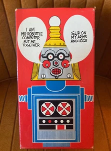 VINTAGE AVON MR. ROBOTTLE BUBBLE BATH WITH BOX ROBOT SEALED NOS 1971 FULL BOTTLE - Picture 1 of 5