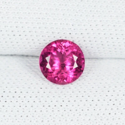 0.52 ct BEST GRADE  LUSTROUS - PURPLE PINK NATURAL RUBELITE  ROUND See Vdo BL - Image 1 of 2