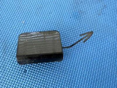 Крышка буксировочного крюка для переднего бампера 2007 - 2010 Nissan Sentra черная - Изображение 1 из 4