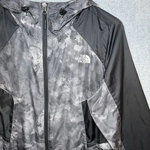 Impermeabile The North Face taglia small donna grigio e nero stampa mimetica impermeabile - Foto 1 di 6