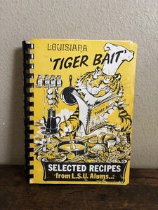 Louisiana Tiger Bait Cajun Creole Cookbook LSU 1976 Alumni 1st Ed Print Clean - Picture 1 of 7