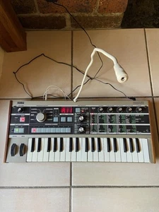 KORG MICROKORG SYNTHESIZER / VOCODER - Picture 1 of 1