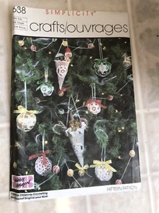 Vintage Simplicity Pattern 7638 Christmas Crochet Step by Step Crochet 1980s - Picture 1 of 3