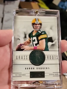 2012 Panini Playbook #79 Aaron Rodgers Grass Roots Relic 32/99 - Bild 1 von 5