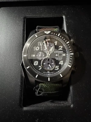 Reloj Citizen Hombre Resistente Cronógrafo Fecha Eco-Drive Camuflaje 44MM CA0727-12E Foto 1 de 4