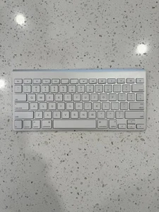 Genuine Apple Magic Keyboard Wireless Bluetooth A1314 Tested - Picture 1 of 3