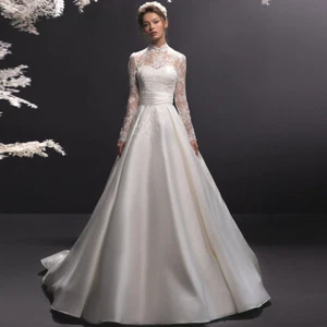 Abito da sposa elegante A-Line collo alto maniche lunghe raso applique - Foto 1 di 8