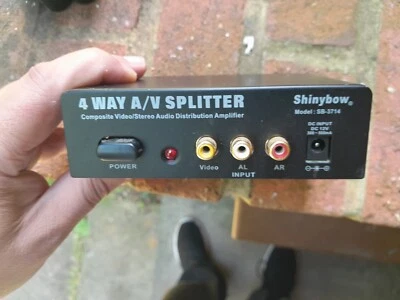SHINYBOW 4 WAY A/V SPLITTER DISTRIBUTION ~ MODEL SB-3714 - Image 1 of 2
