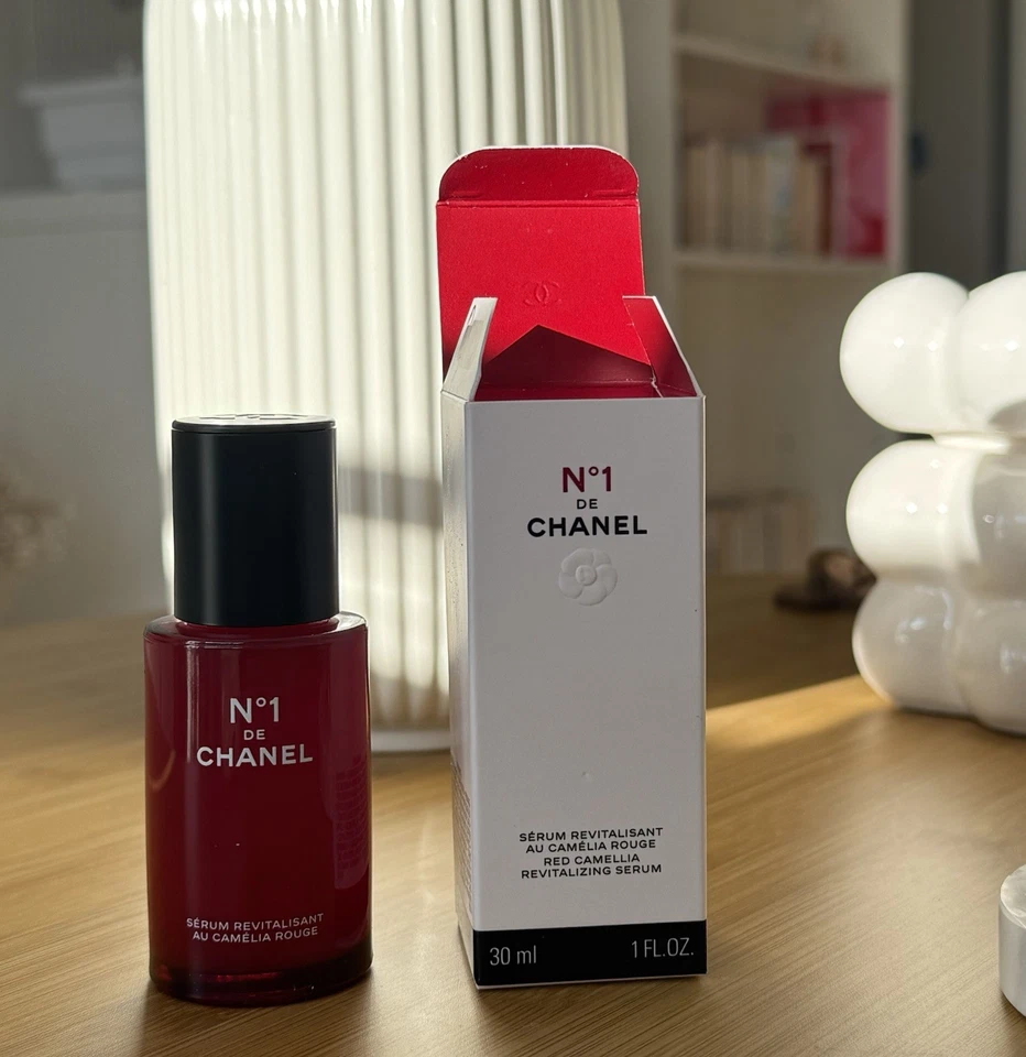 CHANEL N1 DE SERUM RED CAMELIA 30ml N°1 DE CHANEL REVITALISIERENDES SERUM NP 120 - Bild 1 von 1