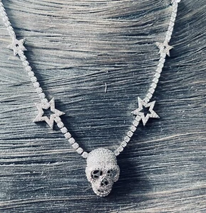 Collar Butler and Wilson Cristal Transparente Tono Calavera y Estrellas NUEVO - Imagen 1 de 2