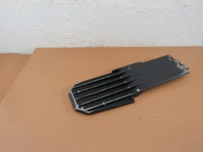 Motosierra McCulloch Pro Mac 605, 650 madera oso placa inferior OEM Foto 1 de 4