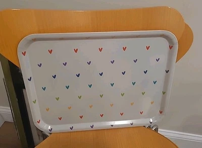Bandeja Sophie Allport 17"x13" Multicolor Corazones Gris Fondo Hecho en Suecia Foto 1 de 4