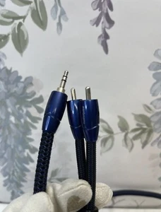 Cable de audio AudioQuest Victoria 3,5 mm macho a RCA macho 3 m 10 pies - Imagen 1 de 6