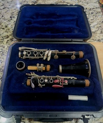 Selmer CL300 单簧管带盒。 美国 — 第 1/4 张图片