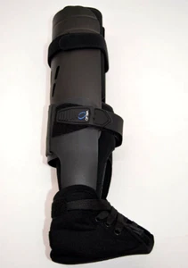 Optima OM-71 Right Ankle Support Size Medium - Picture 1 of 2