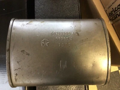 Silenciador tubo de escape HEMI Mopar 68213395AB 6,4 L RAM 2500 Foto 1 de 4